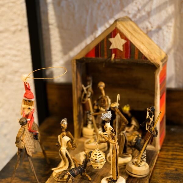 Crèche de Noël Artisanale en Fibres Végétales