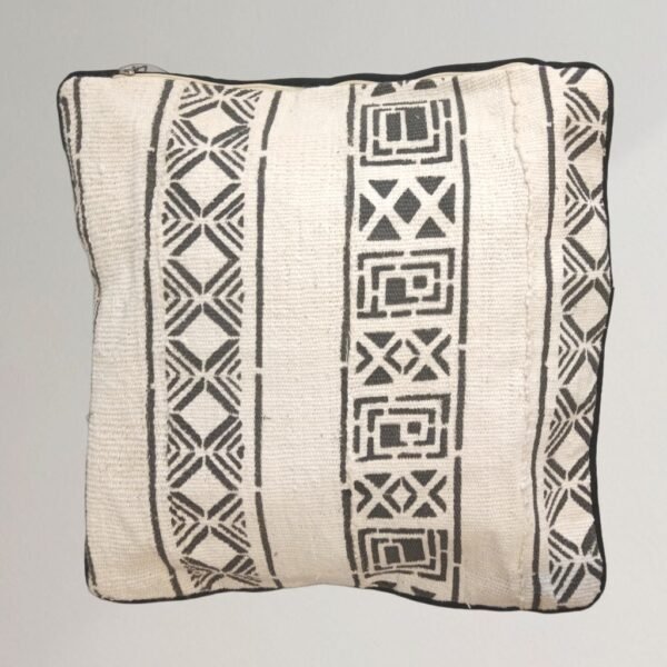 Housse de Coussin Bogolan Blanc motifs noirs 3